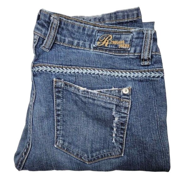 Request Destressed Skinny Midrise Medium Wash Jeans  Juniors Size 13/32 - Picture 3 of 10